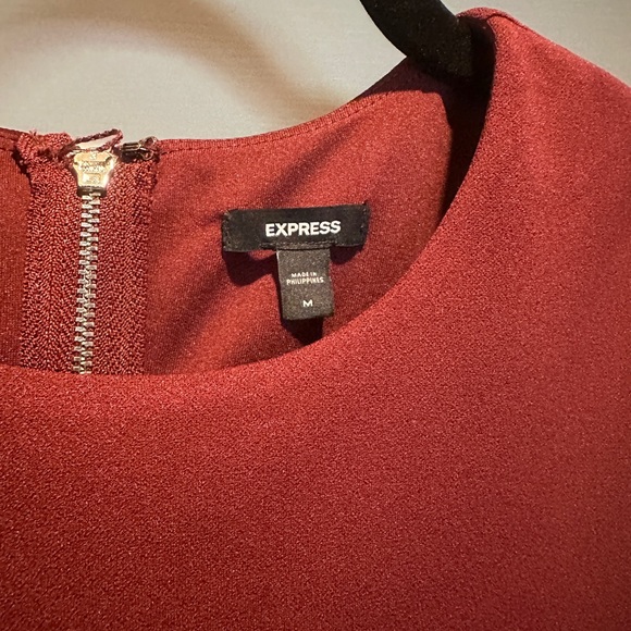 NWT Express Crew Neck Cap Sleeve Back Zipper Midi Sheath Dress size M (327) - Picture 2 of 12